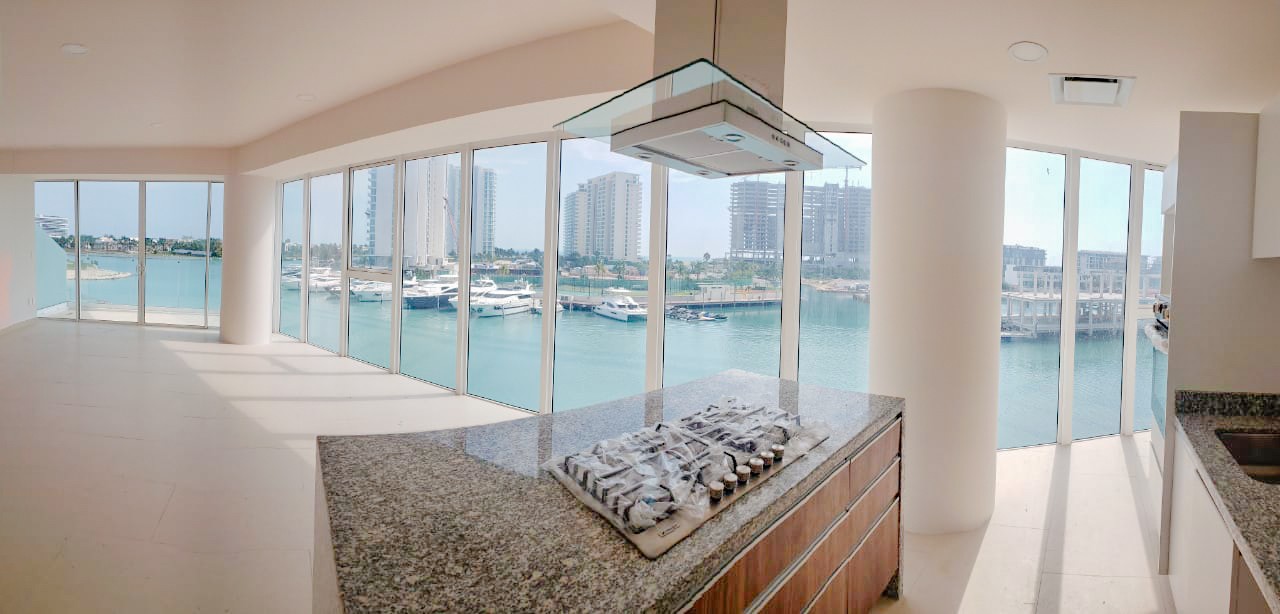 Marea Cancún: Departamentos frente a la marina en Cancún