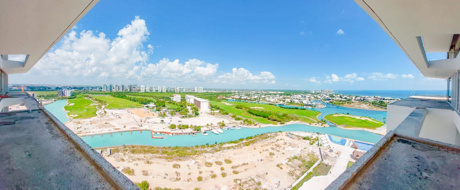 Marea Cancún: Departamentos frente a la marina en Cancún