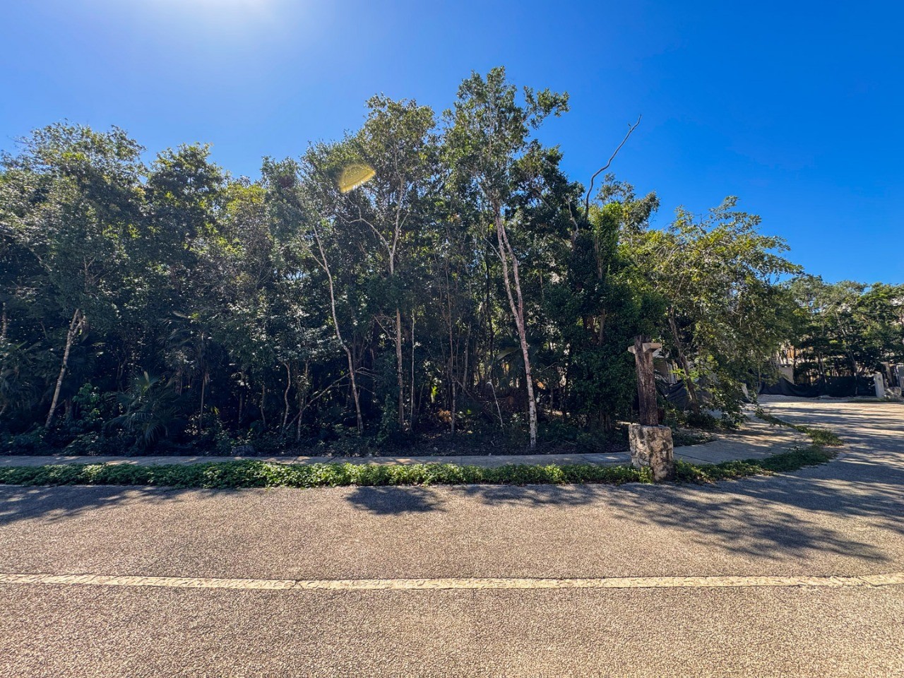 Losantos L8 – Lote Residencial en Aldea Zamá Premium, Tulum