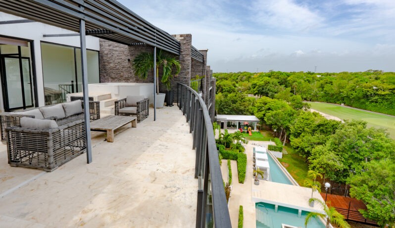 Penthouse de Lujo con Vista al Golf en Tulum Country Club – Exclusividad y Plusvalía Garantizada