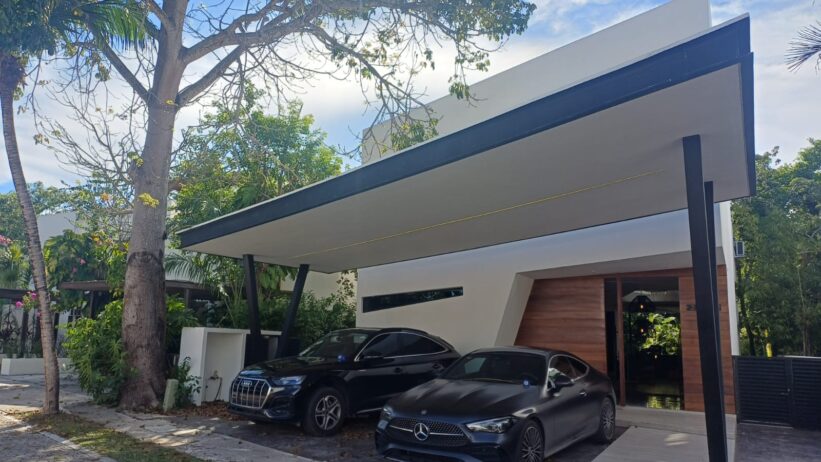 Residencia de Lujo en Playacar Fase II: Elegancia, Exclusividad y Plusvalía en el Caribe Mexicano