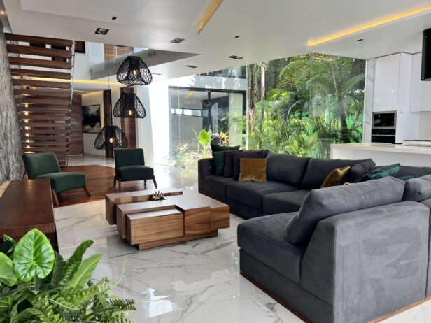 Residencia de Lujo en Playacar Fase II: Elegancia, Exclusividad y Plusvalía en el Caribe Mexicano