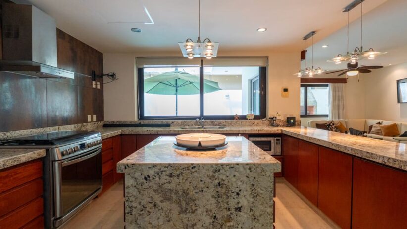 Casa Lola: Exclusividad y Tranquilidad a Pasos del Mar en Playacar Fase I