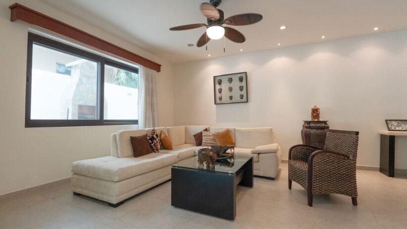 Casa Lola: Exclusividad y Tranquilidad a Pasos del Mar en Playacar Fase I