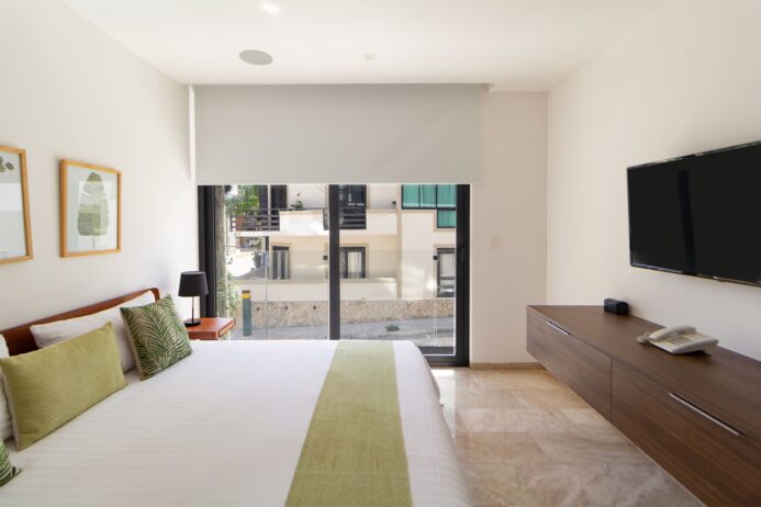 Estudio de Lujo en The Shore – Vive la Quinta Avenida a un Paso del Mar