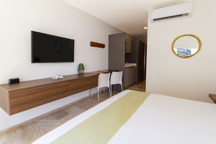 Estudio de Lujo en The Shore – Vive la Quinta Avenida a un Paso del Mar