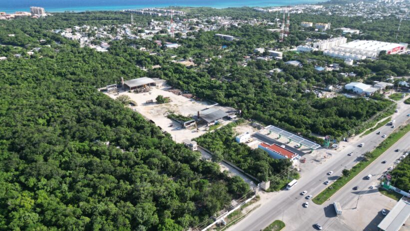 Terreno Mixto Comercial sobre Boulevard Playa del Carmen