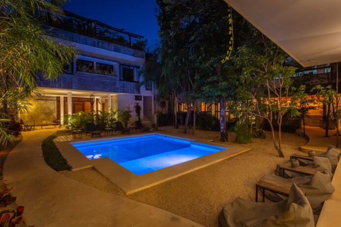 Condo-Hotel Boutique en Venta en Tulum — 12 Unidades