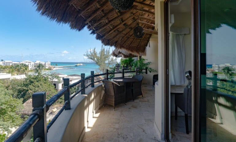 Penthouse de Lujo Frente al Mar en El Taj Oceanfront