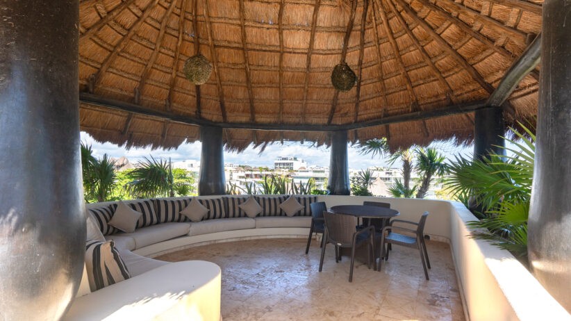 Penthouse de Lujo Frente al Mar en El Taj Oceanfront