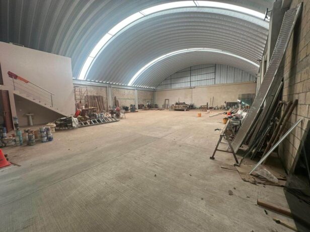 Bodega en Venta en Playa del Carmen con Oficina
