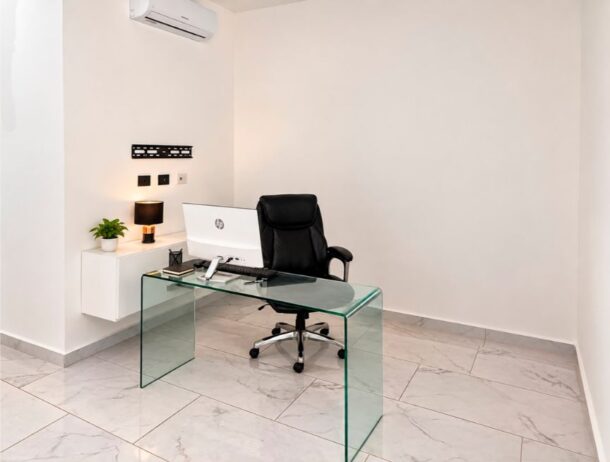 Casa en venta en Playa del Carmen con alberca privada y equipamiento premium