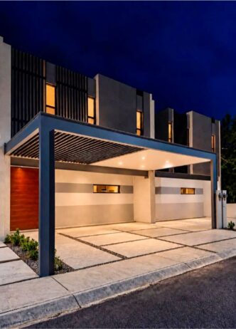 Casa en venta en Playa del Carmen con alberca privada y equipamiento premium
