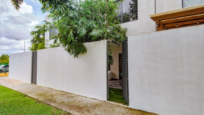 Casa en venta en Playa del Carmen con alberca privada y equipamiento premium