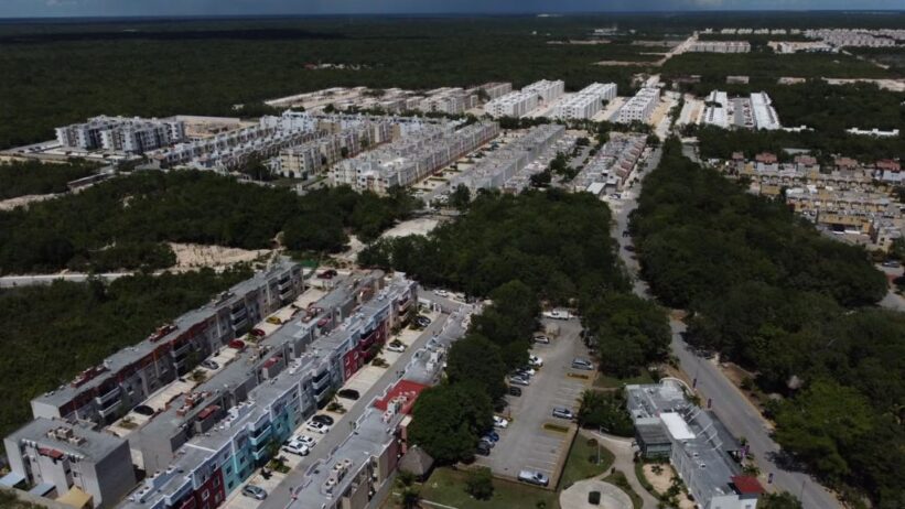 Terreno de inversión con frente a Avenida Lirio en Cancún